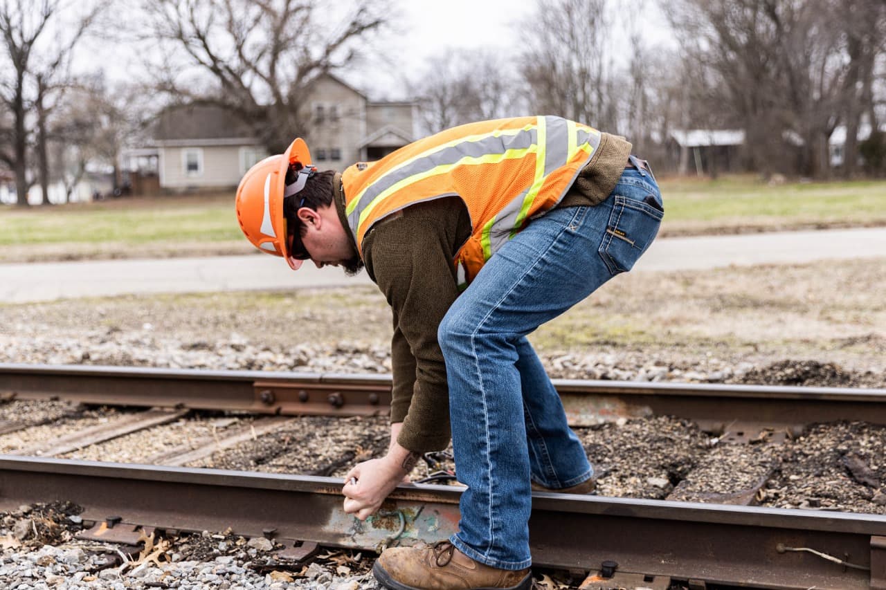 Railroad Contractors Near Me | Trusted Experts – American Track