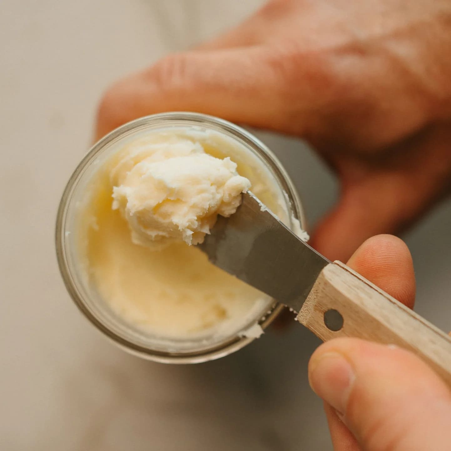 Bienfaits du Grass fed beef tallow pour une peau nourrie et éclatante