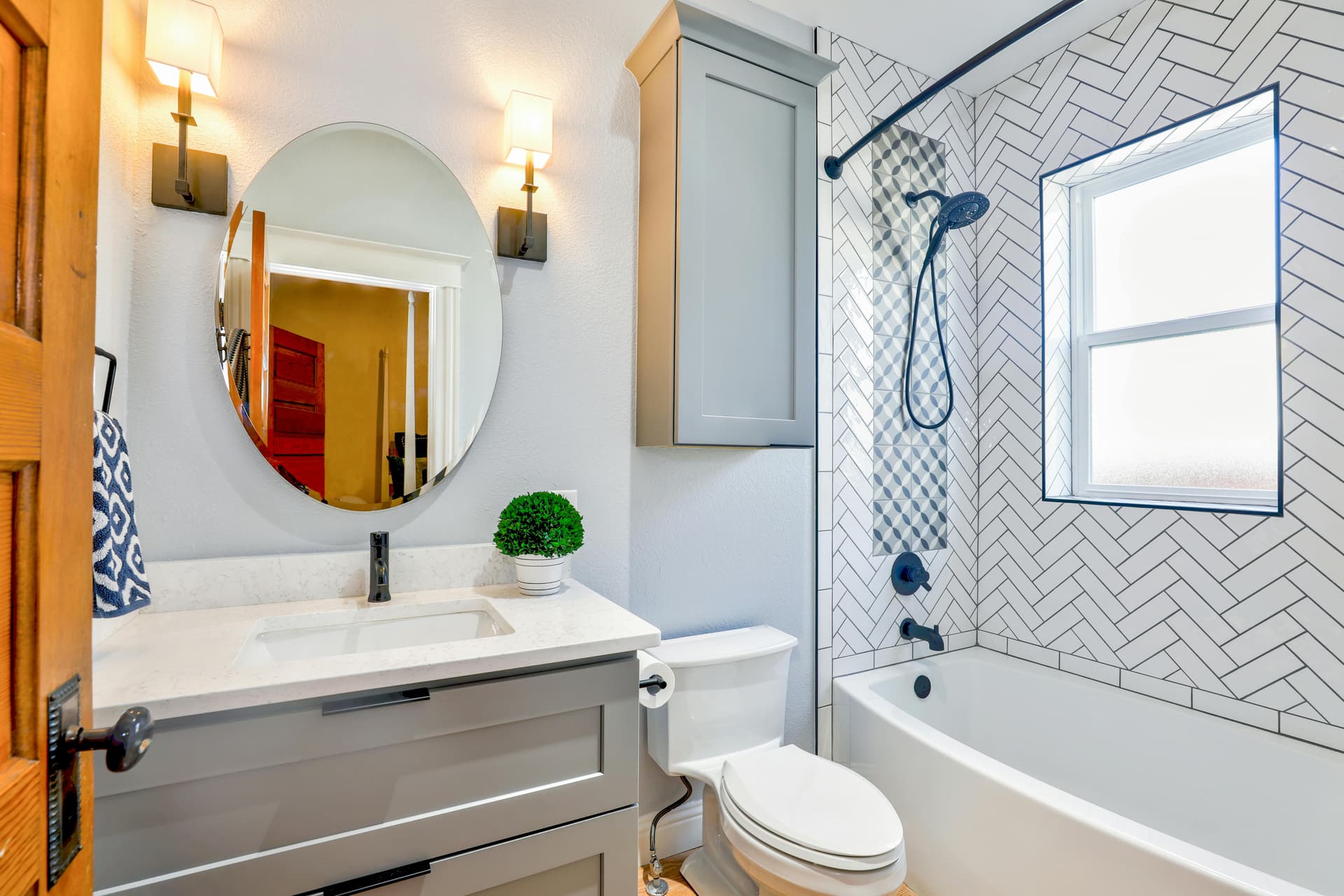 Elegant Showers: Transform Your Bathroom into a Luxury Haven