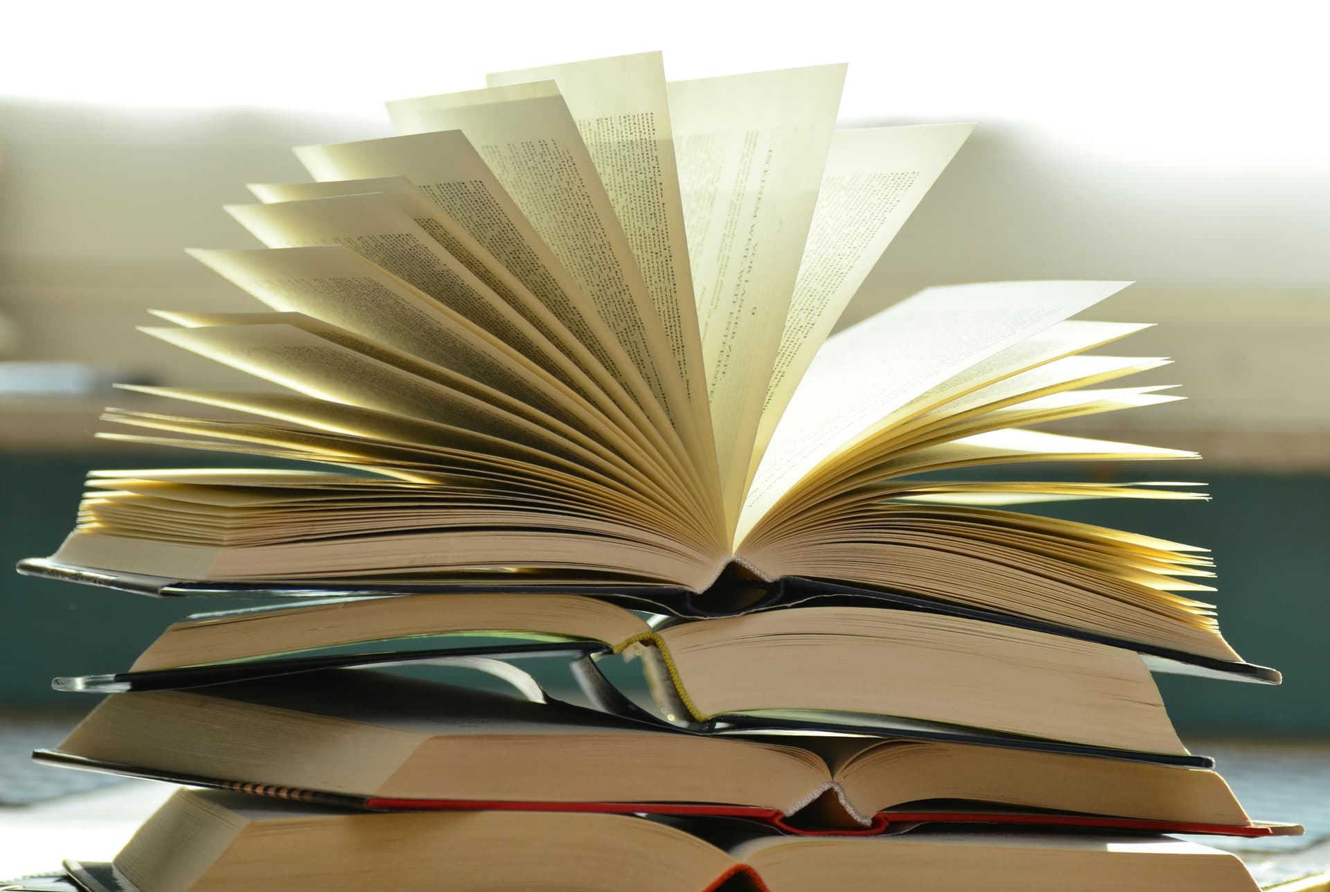 Why Every Thriller Fan Should Read Alex Cage