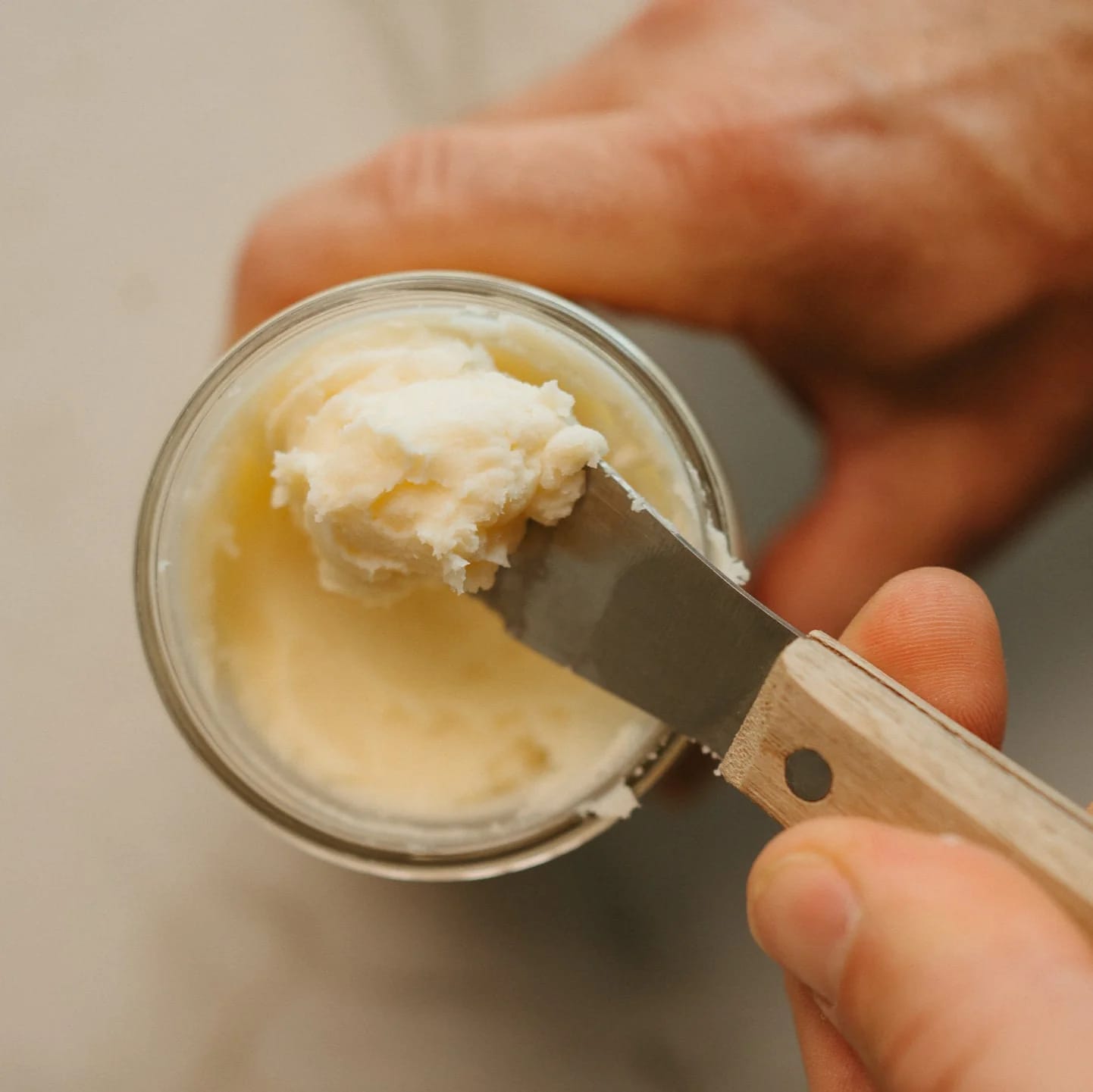 Bienfaits du Grass fed beef tallow pour une peau nourrie et éclatante