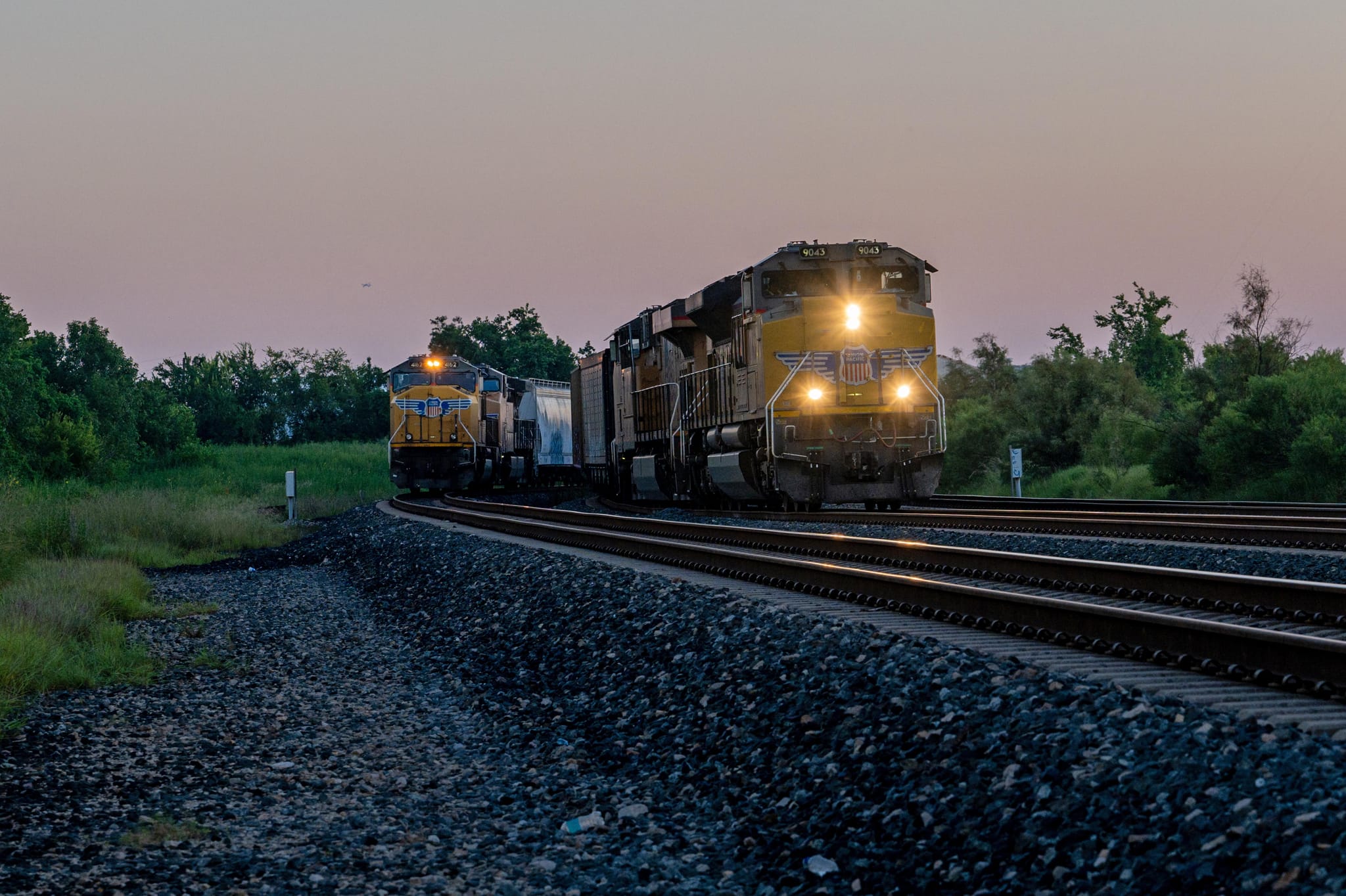 Top Rail Contractor Canada: Key Factors for Successful Railway Projects