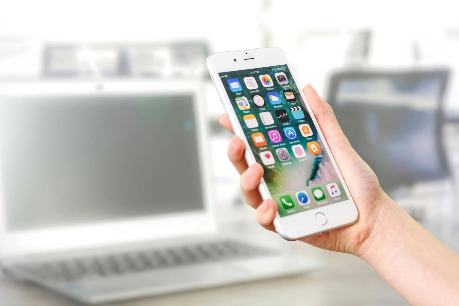 25 Aesthetic Red App Icons to Transform Your Home Screen