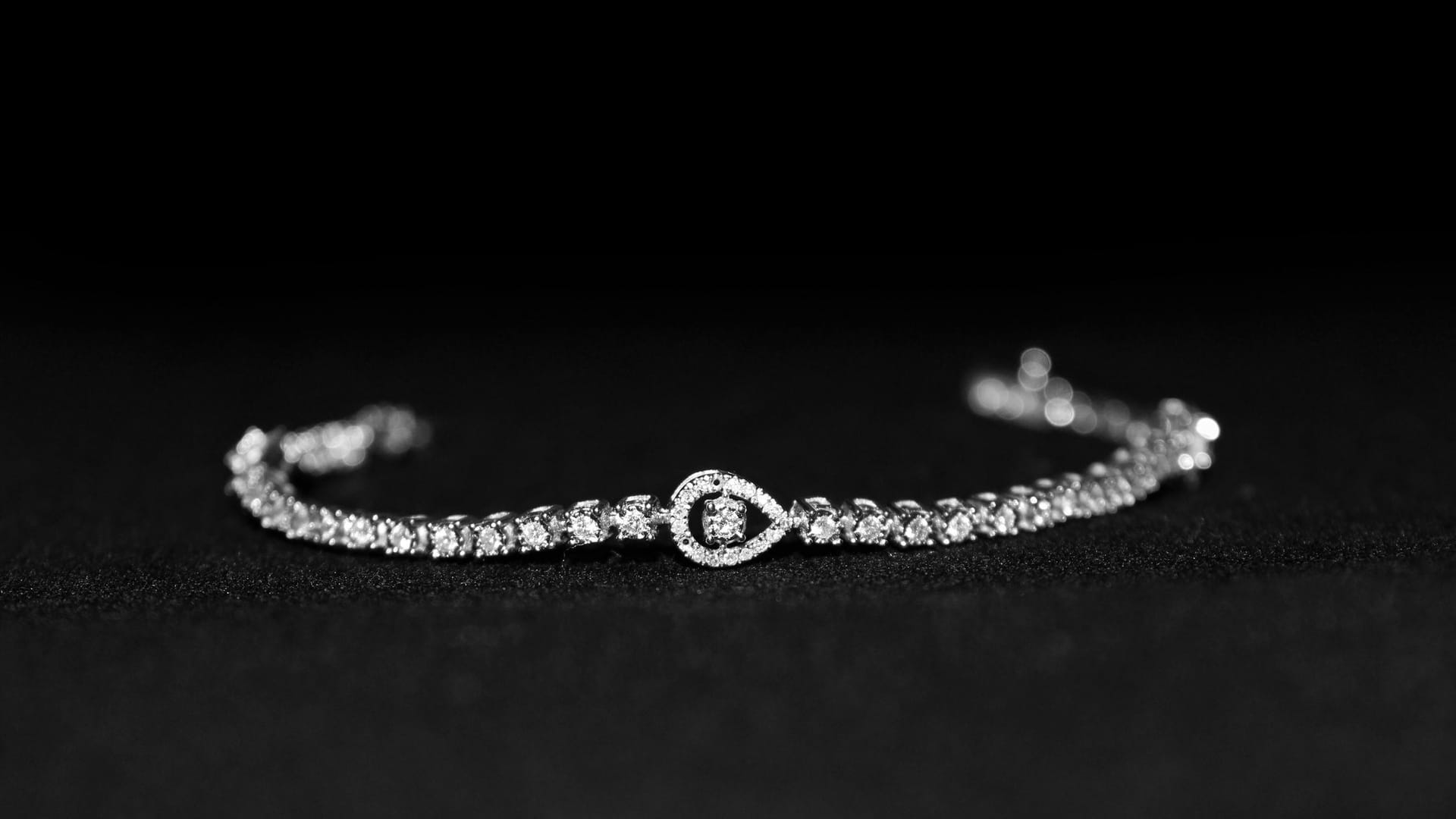 Shop the Finest Diamond by the Yard Bracelet for Everyday Elegance