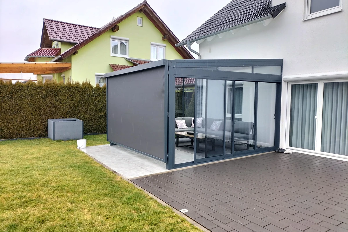 Lamellendach von ADA-Wintergarten – Flexible Loesung fuer modernen Sonnen- und Wetterschutz