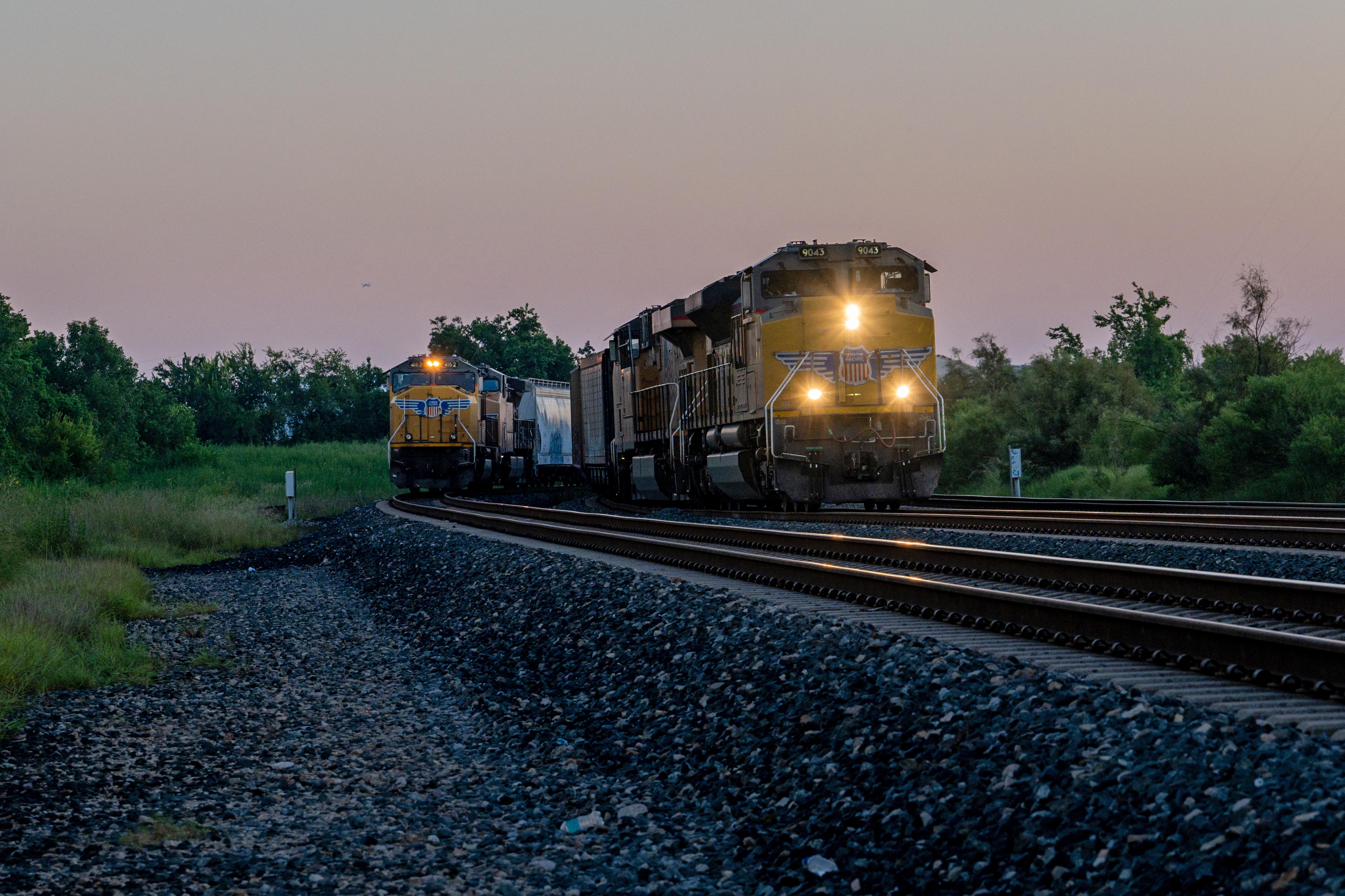 Top Rail Contractor Canada: Key Factors for Successful Railway Projects