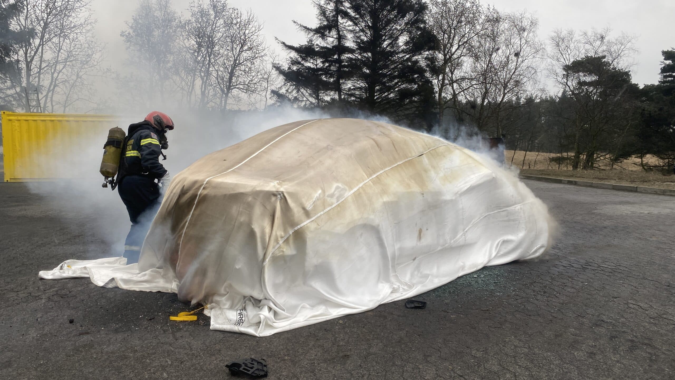 Car Fire Blanket for Fast Vehicle Fire Suppression | Zhongsheng Fiberglass