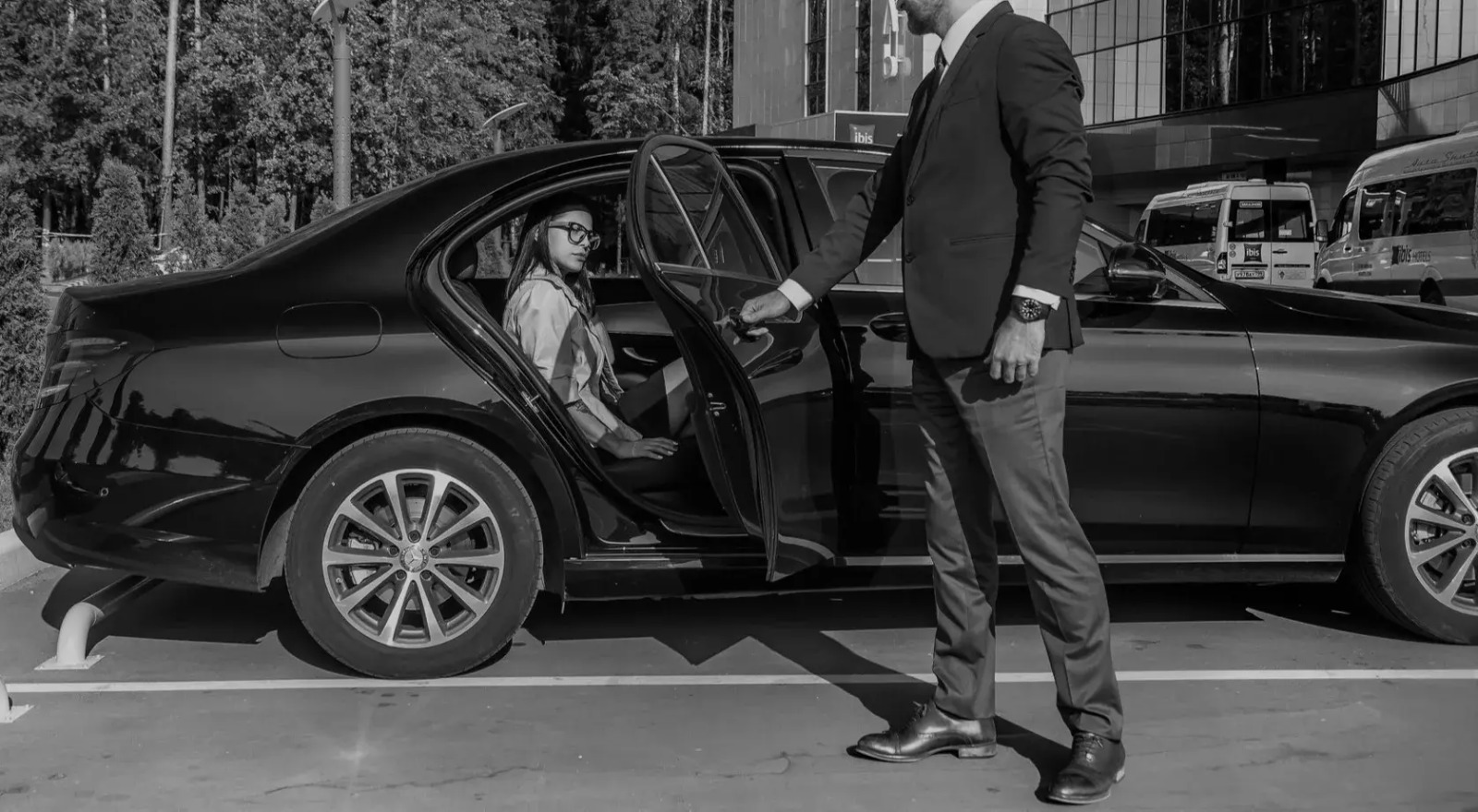 Nottingham to Heathrow Taxi – Reliable Airport Transfer | Alpine Chauffeurs