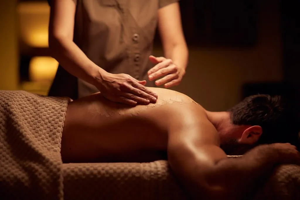 imgi_491_aqua-sana-2022-treatment-mens-body-massage-scrub-male-sf-006.jpg