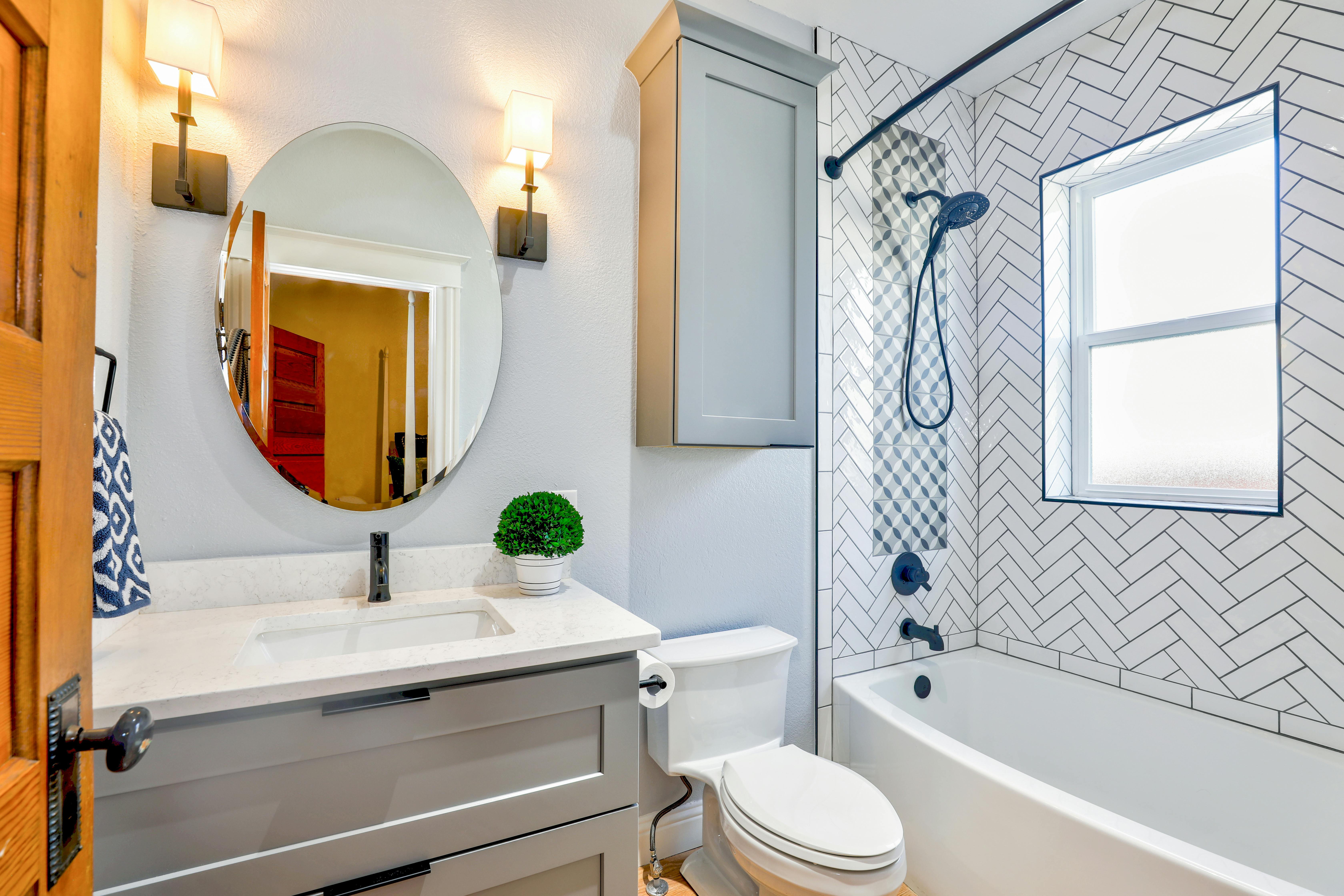 Elegant Showers: Transform Your Bathroom into a Luxury Haven